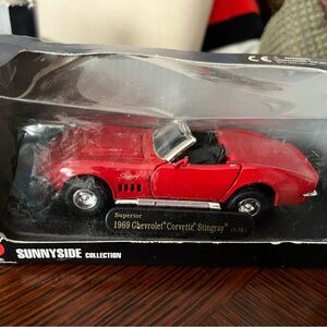 Red Chevrolet Corvette Stingray Model Car Diecast 1:32